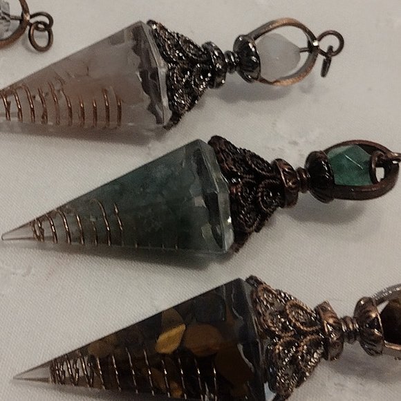 Green Aventurine Chip Crystal Pendulum - Picture 3 of 6